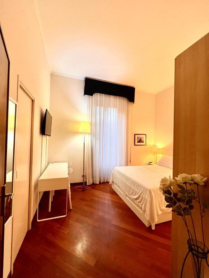 A 10 Passi Dal Vaticano Rome Bagian luar foto